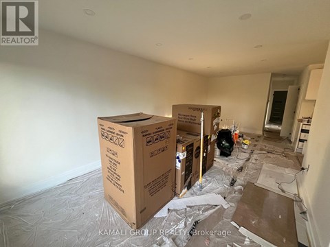 MAIN - 52 WALTER AVENUE 3 Beds Apartment for Rent