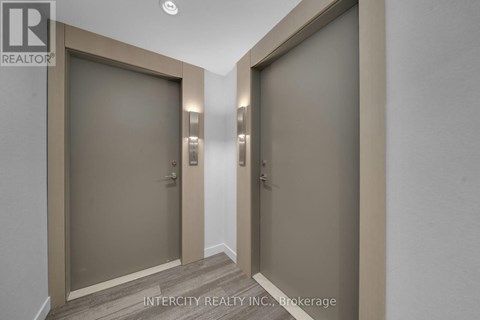 1102 - 15 SKYRIDGE DRIVE E 3 Beds Apartment for Rent