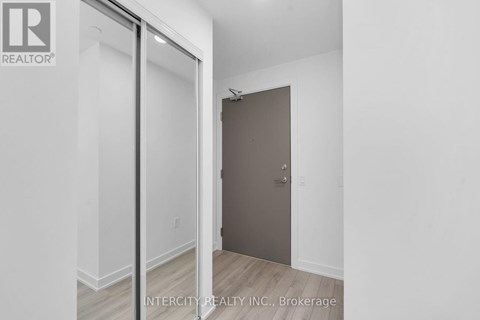 1102 - 15 SKYRIDGE DRIVE E 3 Beds Apartment for Rent