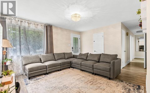 MAIN FLOOR - 30 TILIPE ROAD 3 Beds Apartment for Rent