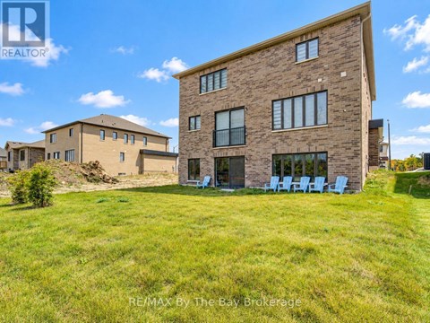 46 ROSANNE CIRCLE 5 Beds Apartment for Rent