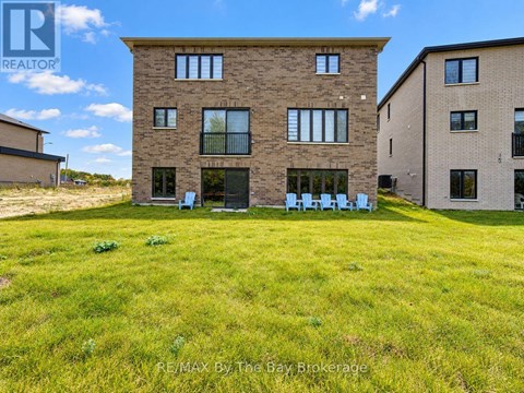 46 ROSANNE CIRCLE 5 Beds Apartment for Rent