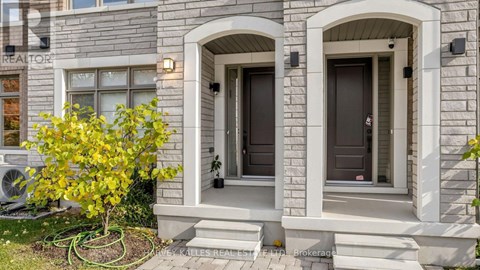 44 DE LA ROCHE DRIVE 4 Beds Apartment for Rent