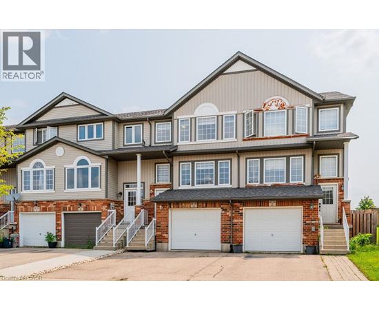 4 MADELEINE Street 3 Beds Home, Townhouse for Rent - Photo gallery 3