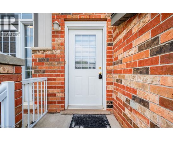 4 MADELEINE Street 3 Beds Home, Townhouse for Rent - Photo gallery 5
