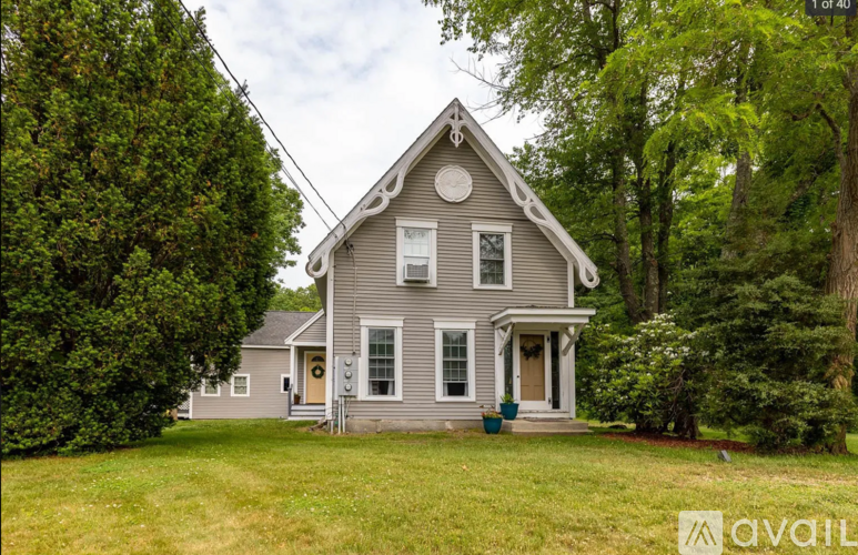 201 Portsmouth Ave 3 Beds Apartment for Rent - Photo gallery 1