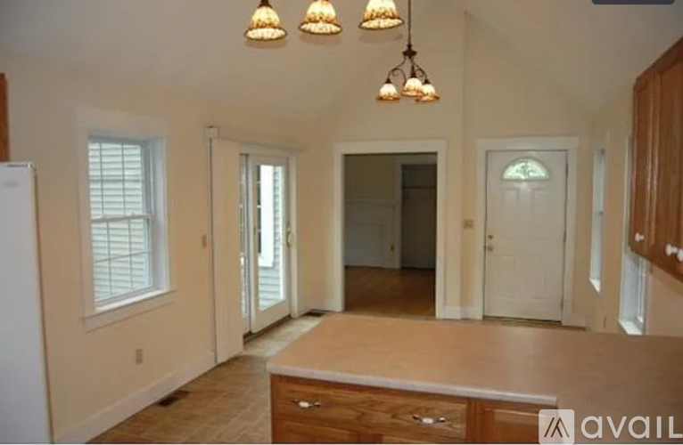 201 Portsmouth Ave 3 Beds Apartment for Rent - Photo gallery 4