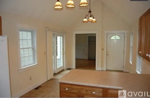 201 Portsmouth Ave 3 Beds Apartment for Rent