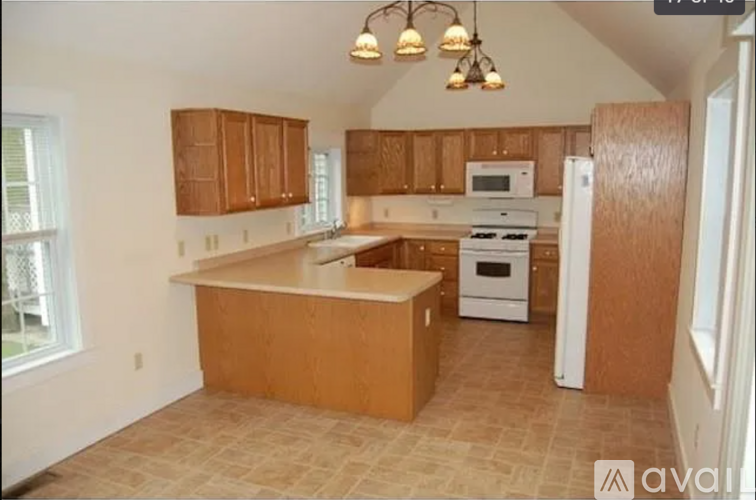 201 Portsmouth Ave 3 Beds Apartment for Rent - Photo gallery 5
