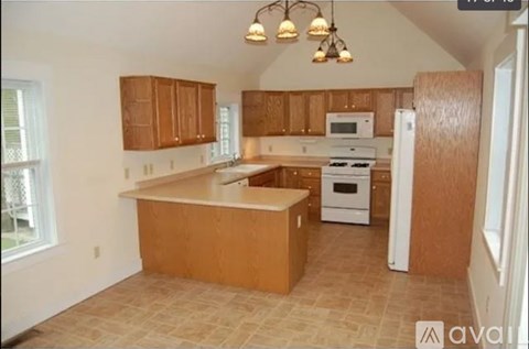 201 Portsmouth Ave 3 Beds Apartment for Rent