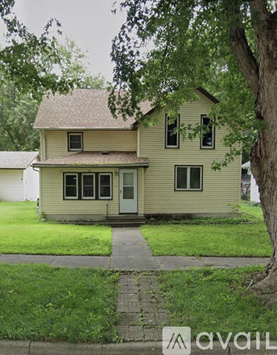 117 4th Street 4 Beds Single Family Home for Rent - Photo gallery 1