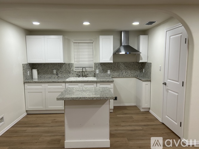 119 Ebony Avenue 3 Beds Single Family Home for Rent - Photo gallery 4
