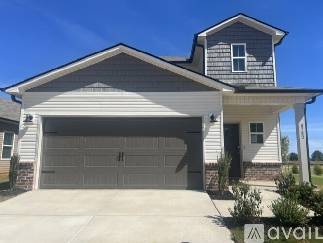 8182 Gaskin Boulevard Northwest 4 Beds Single Family Home for Rent - Photo gallery 1