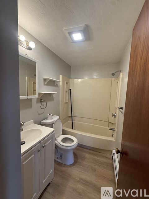 396-398 Juniper St 2 Beds Apartment for Rent