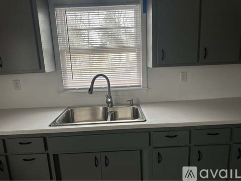 228 Watkins Ave 2 Beds Apartment for Rent