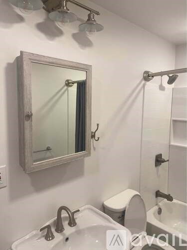 228 Watkins Ave 2 Beds Apartment for Rent