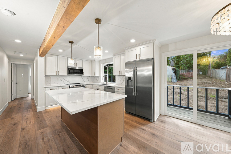 2305 NE 95th St 3 Beds Single Family Home for Rent - Photo gallery 4