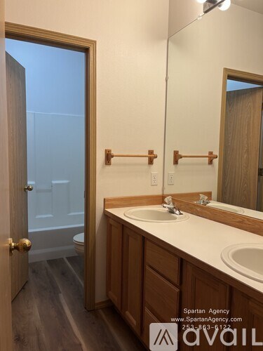 14703 151St Ave E 3 Beds Apartment for Rent