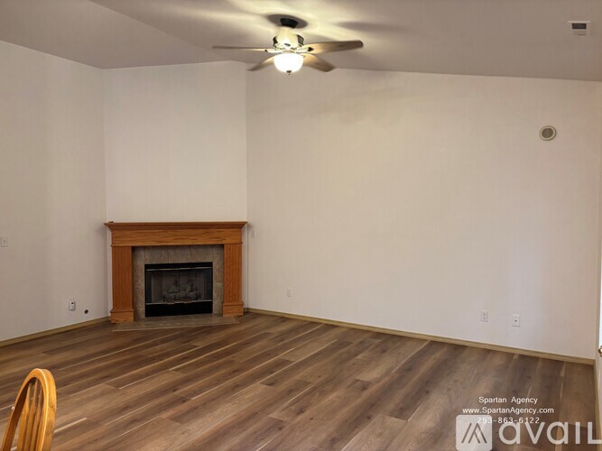 14703 151st Ave E 3 Beds Single Family Home for Rent - Photo gallery 5