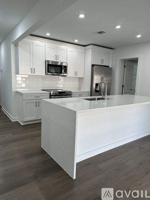 4011 W 24Th St, 3 Beds Apartment for Rent