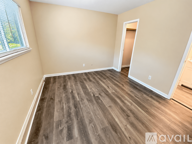 4950 N Lake Rd 1 Apartment for Rent - Photo gallery 3