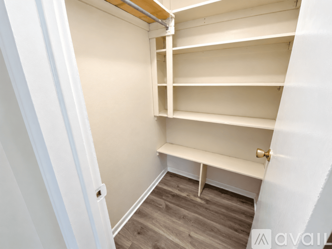 4950 N Lake Rd 1 Apartment for Rent - Photo gallery 5