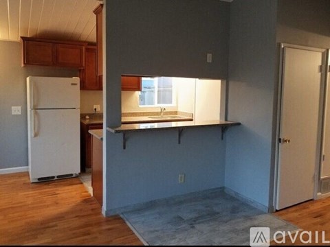 414 Pine St 3 Beds Apartment for Rent