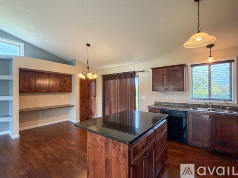 820 Cole Ave 3 Beds Apartment for Rent