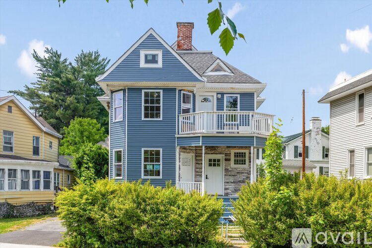 31 Wickham Ave 5 Beds Single Family Home for Rent - Photo gallery 2