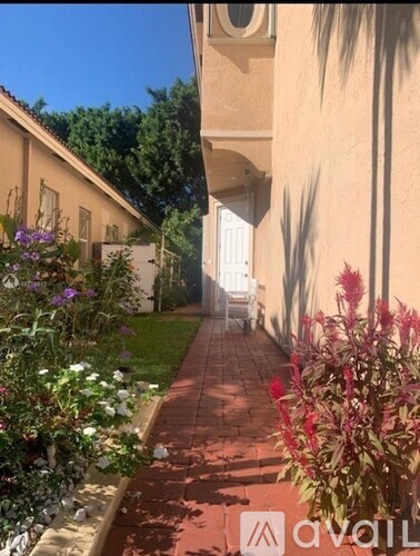 2240 Northeast 37th Terrace 3 Beds Single Family Home for Rent - Photo gallery 2
