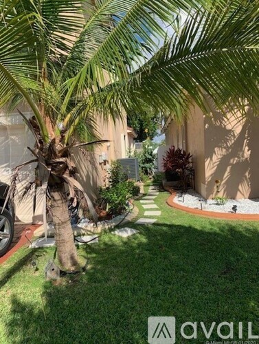 2240 Northeast 37th Terrace 3 Beds Single Family Home for Rent - Photo gallery 3