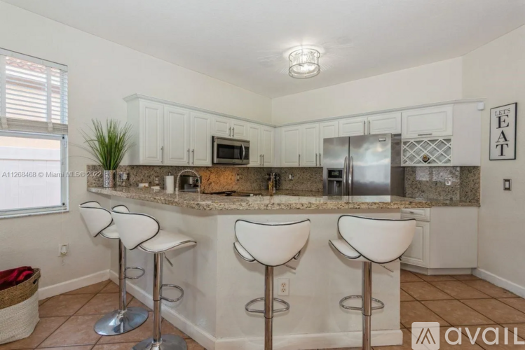 2240 Northeast 37th Terrace 3 Beds Single Family Home for Rent - Photo gallery 4