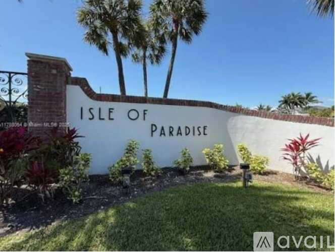 450 Paradise Isle Boulevard 2 Beds Apartment for Rent - Photo gallery 1