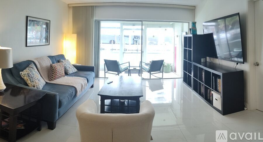 450 Paradise Isle Boulevard 2 Beds Apartment for Rent - Photo gallery 3