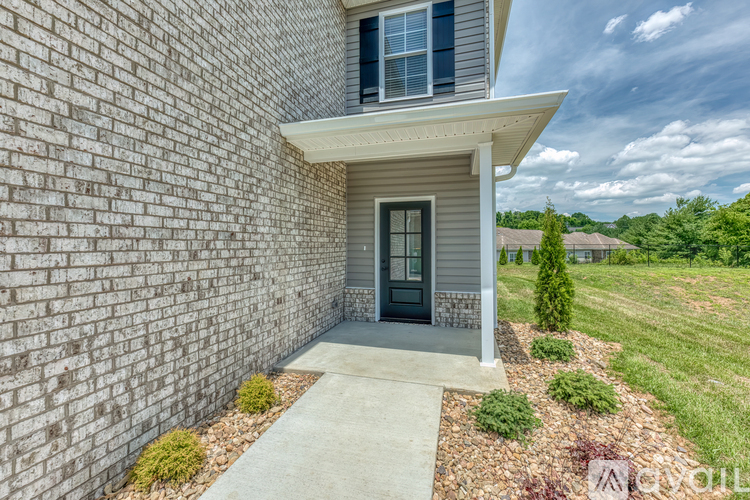 209 University Pkwy 4 Beds Single Family Home for Rent - Photo gallery 2
