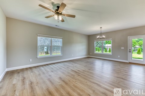 209 University Pkwy 4 Beds Apartment for Rent