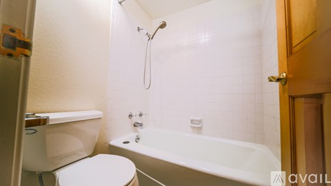 1530 Empire Ave 2 Beds Apartment for Rent