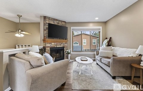 9466 Irving Avenue North 3 Beds Apartment for Rent