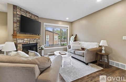 9466 Irving Avenue North 3 Beds Apartment for Rent