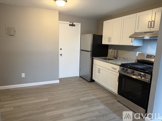 130 Mammoth Road 1 Condo for Rent - Photo gallery 1