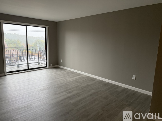 130 Mammoth Road 1 Condo for Rent - Photo gallery 2