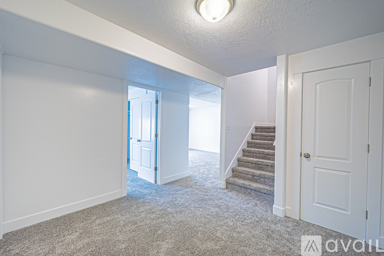 1453 3860 W 4 Beds Apartment for Rent - Photo gallery 2