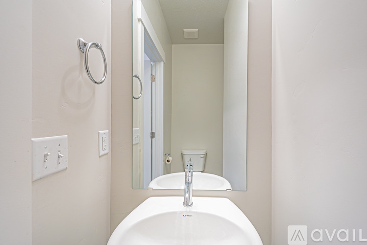 1453 3860 W 4 Beds Apartment for Rent - Photo gallery 3