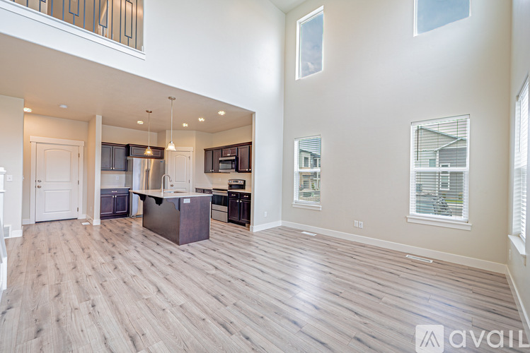 1453 3860 W 4 Beds Townhouse for Rent - Photo gallery 1