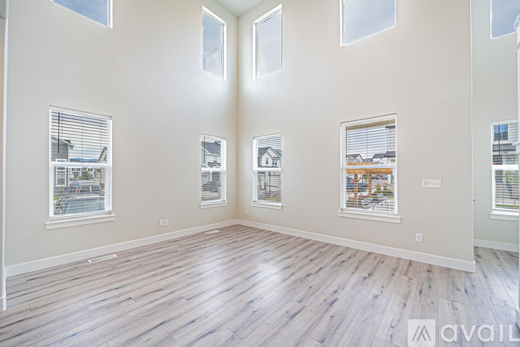 1453 3860 W 4 Beds Townhouse for Rent - Photo gallery 4