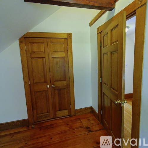 376 Grove Street 2 Beds Single Family Home for Rent - Photo gallery 3