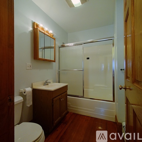 376 Grove Street 2 Beds Single Family Home for Rent - Photo gallery 4