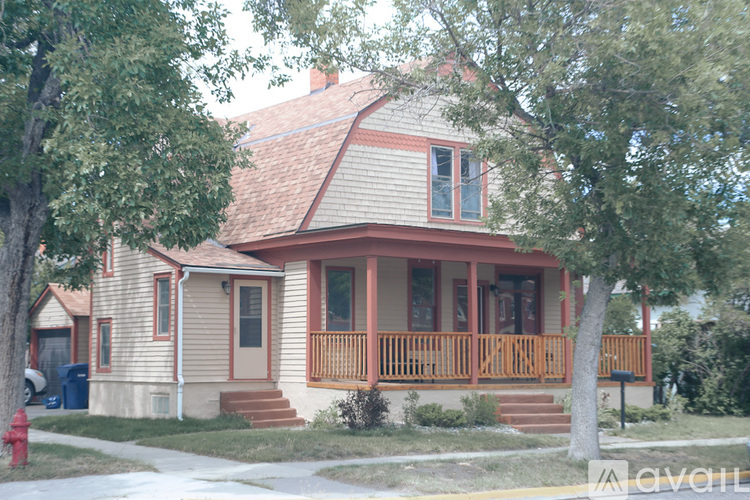 228 West Front Street Upstairs 3 Beds Single Family Home for Rent - Photo gallery 1