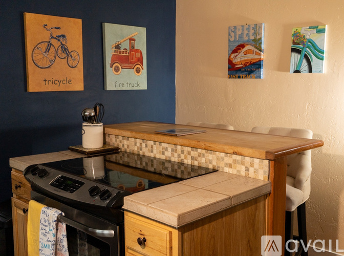 228 West Front Street Upstairs 3 Beds Single Family Home for Rent - Photo gallery 3