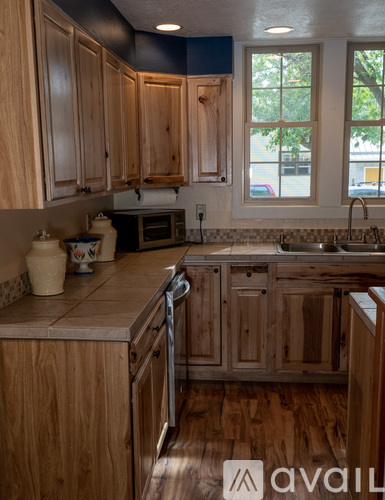 228 West Front Street Upstairs 3 Beds Single Family Home for Rent - Photo gallery 4